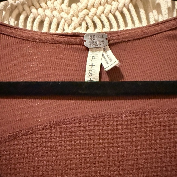 We The Free by Free People Laguna Thermal Top Rust Brown Waffle Knit High-low - Picture 2 of 2